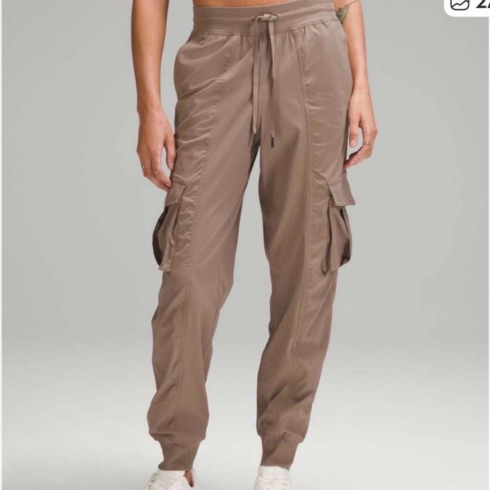 Lululemon Dance Studio Relaxed-Fit Mid-Rise Cargo Jogger
Taupetastic